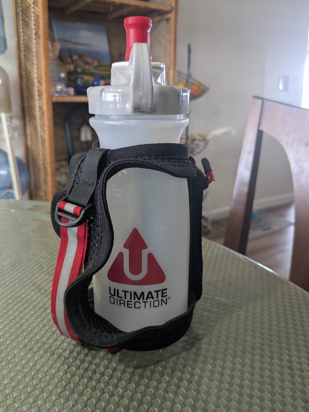 Ultimate Direction Handheld Running Bottle with Strap